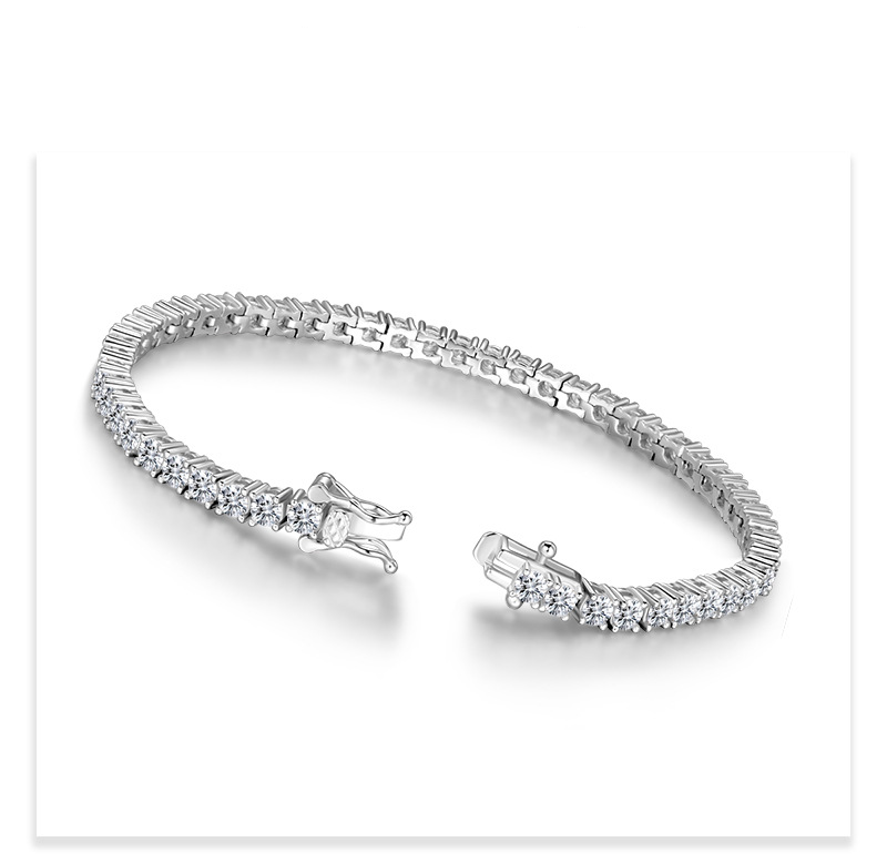 Exquisite Sterling Silver Bracelet with Moissanite Diamonds – Luxurious Design, Sparkling Jewelry for Women